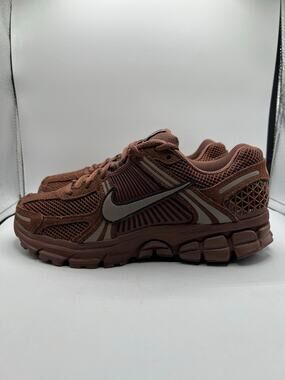 Nike Air Zoom Vomero 5 “Fauna Brown Velvet Brown” size 7 women’s